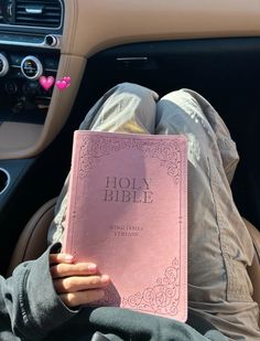 Pink bible#trendy #pink #pinkcore #cuteness #christian #christianity #bible #biblejournalingcommunity #god Christian Wishlist, God Cute, Pink Bible, Girl Bible, Christian Vision Board, Bible King James Version