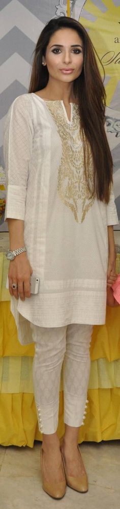 How calming, how serene... Pakistani Churidar, White Salwar, White Salwar Kameez, Nice Pants, Outfit Simple, Fitted Pants, Desi Wear, White Kurta