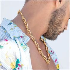 Unleash your inner style icon with BERML's Jaylen Twisted Rope Chain Necklace.Each link carefully intertwined to create a twisted, rope-like chain, Jaylen's Rope Chain is the perfect accessory for both a statement-making and layered look. With different variations of intricacy and complexity, there is something for everyone to express their unique style with. Specifications:Material: Copper AlloyColor: GoldenLength: VariousAdd a touch of elegance to your wardrobe with the sophisticated craftsmanship of Jaylen's Rope Chain. Perfectly paired with pendants or layered for an effortlessly chic look, this delicate piece will draw compliments and envy from all angles.Elevate your style game and grab your own Jaylen!ABOUT COPPER ALLOYDo you love the look of copper jewelry but can't wear it because Diamante Bracelet, Leather Choker Necklace, Eyebrow Piercing, Pearl Choker Necklace, Natural Stone Bracelets, Chain Choker Necklace, Pearl Choker, Color Dorado, Nature Bracelets