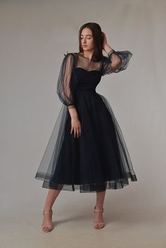 Simple Engagement Dress, Dark Blue Midi Dress, Gaun Tulle, White Tulle Dress, Dress With Puffy Sleeves, Simple Frocks, Black Dresses Classy, 파티 드레스, Elegant Dresses Classy