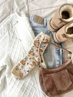 Fall Fits With Uggs, Cozy Cute Fall Outfits, Soft Fall Outfits, Fall Aesthetic Clothing, Fall Outfits Layout, Fall Aesthetic 2024, Cosy Fall Outfits, Cozy Fall Fits, Fall 2024 Aesthetic