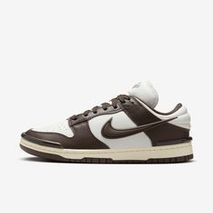 The '80s b-ball icon returns with classic details and throwback hoops flair. Channeling vintage style back onto the streets, its padded collar and extra-puffy silhouette let you take your game anywhere—in comfort. Nike Dunk Low Twist, Nike Air Max Jordan, Phil Knight, Brown Style, Nike Brand, Nike Dunk Low, Low Sneakers, Heeled Loafers, Dunk Low