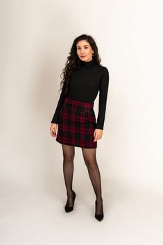 Elegant Fitted Plaid Skirt, Fitted High Waist Plaid Skort, Fitted High Waist Plaid Mini Skirt, Fall Plaid Lined Skort, Fitted Plaid Pencil Skirt, Winter Fitted Lined Skort, Plaid Fitted Mini Skirt, Chic Fitted Plaid Skirt, Fitted Winter Skort With Lined Skirt