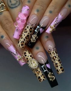 Fall Nail Art Ideas, Daisy Acrylic Nails, Chic Nail Art, Fall Nail Trends, Hard Nails, Simple Nail Art, Fall Nail Art Designs, Pretty Nail Designs, Short Square Acrylic Nails