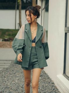 Wardrobe Outfits, Women Blouses, Looks Chic, Inspired Outfits, Mode Inspiration, Looks Vintage, Fashion Sewing, Look Fashion