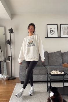 Crewneck Sweatshirt And Leggings Outfit, White Sneakers And Leggings Outfit, Crew Neck Sweatshirt Outfit Leggings, White Sweatshirt And Leggings Outfit, Comfy Fall Outfits Work, Leggings Jumper Outfit, Casual College Outfits Leggings, Jumpers And Leggings Outfit, Black Leggings Comfy Outfit