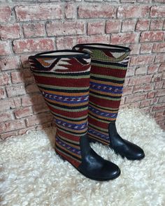 Handmade genuine leather vintage Kilim boots. #kilimboots #vintageboots #suzaniboots #ridingboots #kneehigh #bohostyle #countrystyle #bemyboots Vintage Fitted Festival Boots, Vintage Knee-high Boots, Traditional Multicolor Embroidered Boots, Bohemian Knee-high Leather Boots, Boho Style Boots, Multicolor Embroidered Leather Boots, Boots Boho, Hippie Boots, Womens Riding Boots