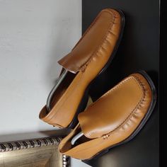 Tod's Classic British Tan Leather Slip-On Loafers. Full Grain Smooth Leather Uppers With Topstitched Front And Collar. Rubber Nubs At Back Of Heels. Fully Leather Lined Interior With Logo Embossed On Each Insole. 3/4" Stacked Leather Heel On A Leather Outsole. Very Gently Worn With Minimal Scuff Marks On The Bottom. (Possibly From Being Tried On In The Store) Shoe Keepers Included. The Shoes Look Brand New. Size 8.5 Excellent Condition. Leather Slip-ons For Business Casual, Leather Slip-on Moccasins For Business Casual, Spring Leather Slip-on Dress Shoes, Formal Spring Moccasins With Stitched Sole, Casual Leather-lined Closed Toe Dress Shoes, Casual Closed Toe Dress Shoes With Leather Lining, Casual Leather Lined Closed Toe Dress Shoes, Casual Dress Shoes With Leather Lining And Almond Toe, Casual Almond Toe Dress Shoes With Leather Lining