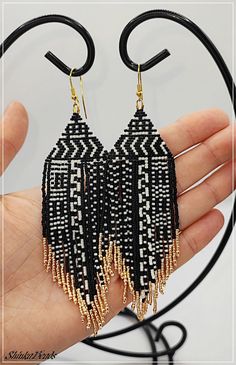 Beading Earring, Fringe Bead Earrings, Beaded Ideas, 2024 Jewelry, Afrocentric Earrings, Beading Designs, Earring Inspo, Greek Pattern, Seed Bead Jewelry Patterns