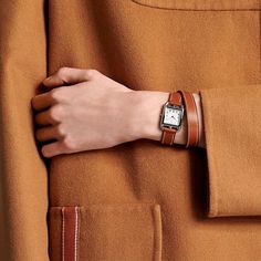 Hermès Watches - Cape Cod watch 23 x 23 mm | Manfredi Jewels Square Shoes, Hermes Watch, Small Watch, Silk Accessories, Analog Watch, Square Watch, Tie And Pocket Square, Steel Watch, Watch Collection