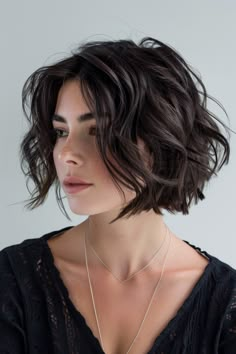 These Short Wavy Bob Ideas Are More Revolutionary Than You Think! A Line Bob Wavy Hair, Italian Bob Haircut Wavy, Geometric Haircut, Black Bob Hair, Wavy Hair Bob, Short Wavy Bob Haircuts, Wavy Short Bob, Boho Bob, Bob Ideas