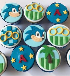 cupcakes decorated with sonic the hedgehog designs