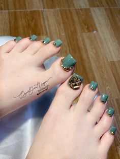 Feet Nail Design, Pretty Toe Nails, Pedicure Designs, Beauty Nails Design, Christmas Gel Nails, White Acrylic Nails, Wallpapers Images, Toe Nail Designs, Pedicure Nail Art