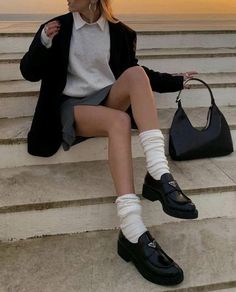 Outfit inspo,Autumn,Fall Museum Fits, Loafers Outfits, Europe Fits, Madrid Outfits, Everyday Fits, Loafers Outfit, Fun Clothes, Pastel Outfit