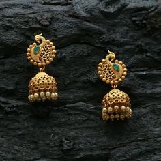 Small Earrings Gold, Temple Jewellery Earrings, Gold Earrings Indian, Gold Jewels Design, Gold Earrings Models, Antique Gold Jewelry Indian, Gold Earrings Wedding, Gold Mangalsutra Designs, Gold Bridal Jewellery Sets