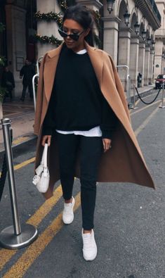 winter outfit Tan Coat Outfit Casual, Casual Camel Coat Outfit, Tan Coat Outfit Winter Classy, Camel Winter Coat Outfit, Caramel Trench Coat Outfit, Black Tan Outfit, Camel Coat Outfit 2023, Caramel Coat Outfit Winter, Caramel Jacket Outfit