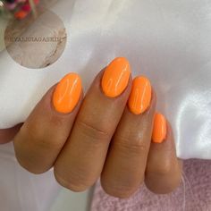 Dip Orange Nails, Dnd Pumpkin Spice Nails, Dip Powder Nails Orange, Dnd Oranges, Orange Oval Nails, Pumpkin Orange Nails, Orange Summer Nails