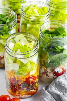 Mason Jar Salad (6 Easy Recipes)