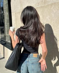 Bethany Moore, Soft Shiny Hair, Hair Tea, Fashion Bella, Models Off Duty Style, Edgy Chic, Effortlessly Chic Outfits, Hair Stylies