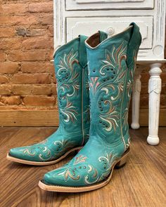 Enhance your bold cowgirl style with these Corral Women's Vintage Blue Snip Toe Cowgirl Boots, showcasing intricate embroidery and stud accents. Authentic Cowgirl Style Cowhide Leather Vamp Pig Leather Lining Snip Toe 13" Shaft Height 14" Circumference Macocel 2" Cowboy Heel Leather Sole Goodyear Welt Construction Co Square Toe Cowgirl Boots, Snip Toe Cowgirl Boots, Cowgirl Boots Wedding, Cowgirl Boots Square Toed, Boots Wedding, Western Wardrobe, Western Wear Outfits, Western Store, Cowgirl Chic