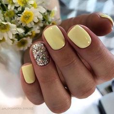 Summertime is a great time to show off our cool nails. Here are 8 eye-popping summer nail styles as bright as the sun! Yellow Nail Art, Yellow Nail, Short Gel Nails, Summer Nails Colors, Yellow Nails, Gel Nail Designs