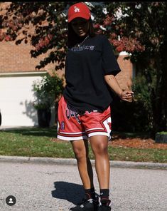 Doja Outfit, Boy Shorts Outfit Women, Jersey Shorts Outfit, Basketball Shorts Women Outfit, Masculine Fits, Cute Tomboy Outfits