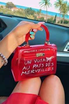 Bag Details, Luxury Purses, Girly Accessories, Fancy Bags, Outfits 2022, Pretty Bags, Cute Purses, Clear Bags, Trends 2022