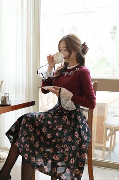 韓国人気ファッションブランド「スタイルオンミ」日本公式オンラインショップ。全ての女性へファッションを Floral Print Skirt, Fashion Attire, India Fashion, Feminine Outfit, Kpop Outfits, Girly Outfits, Japanese Fashion, Outfits Casuales, Asian Fashion