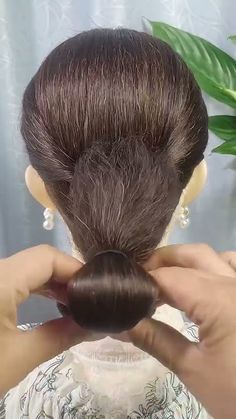 Less than 1 minute to style your hair/머리스타일링하는데 1분도 안걸려요 Simple Bridal Hairstyles For Short Hair, Jura Style Hair, Jura Hairstyle For Wedding, Easy Updo Fine Hair, Hair Updos Easy Medium Length, Ban Hairstyle, Hair Buns For Long Hair, Easy Updos For Medium Hair For Beginners, Easy Hair Updos For Beginners