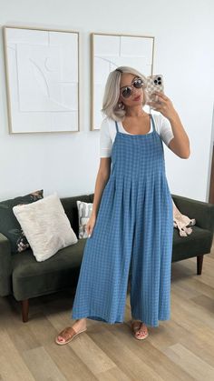 breezy spring summer jumpsuit / jumper. Would be so cute for maternity, too! Boho Summer Outfit, Dresses Crochet, Summer Jumpsuit, Teaching Outfits, Bohemian Soul, Boho Summer Outfits, Soul Shine, Woven Sandals, Teacher Outfits