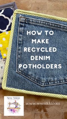 recycled denim potholders with pockets on cutting board Jean Potholders Diy, Diy Potholders Easy, Denim Hot Pads Diy, Crafts With Denim Old Jeans, Crafts From Old Jeans, Jean Pot Holders Diy, Denim Pot Holders Diy, Quilted Potholder Patterns Free, Denim Quilt Ideas Recycle Jeans