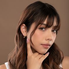 Elevate her everyday look with VIVOMINIMALIST's delicate huggie earrings!  These simple sterling silver hoops are perfect for the minimalist woman on your list - wife, sister, mom, or girlfriend.  Lightweight and comfortable, they add a touch of elegance to any outfit.  The perfect gift for Christmas, birthdays, anniversaries, or just because. H O W ∙ T O ∙ O R D E R - Select each option from the drop-down menu - Add your item(s) to cart and proceed to checkout I T E M ∙ S P E C I F I C A T I O Gift Idea For Women, Minimalist Women, Chemical Reactions, Gold Piece, Huggie Earrings, Oils For Skin, Sterling Silver Hoops, Silver Hoops, Huggies Earrings