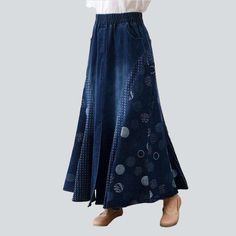 Introducing the 2023 Autumn Collection's street-flair must-have: the Embroidered Flare Skirt with Pockets! This tall-waisted. form & flare design with a rubber closure is the perfect blend of modern fashion and classic charm.Distinctive Features: Street Style: A timeless classic with a modern twist. this skirt is the perfect addition to any street-vibe wardrobe. Embroidered: Adorned with intricate embroidery. this skirt exudes effortless elegance. Fit & Flare: Designed to hug your fit while allo Womens Denim Skirts, Fit And Flare Skirt, Essential Wardrobe, Autumn Collection, Skirt With Pockets, Long Torso, Style Clothes, Short Legs, 2023 Autumn