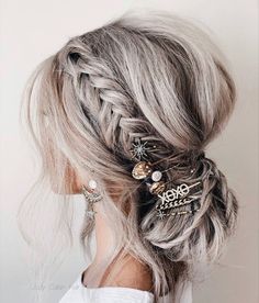 Pool Hairstyle Ideas, Grey Hair Inspiration, Beach Hairstyles, Hairdo For Long Hair, Beach Hair, Great Hair, Grey Hair, Silver Hair, Hair Dos