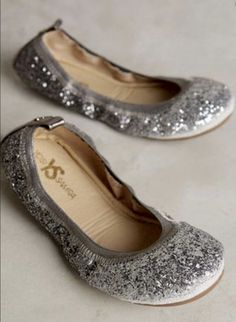 Yosi Samra Serena Ombre Chunky Glitter Fold Up Flat Women's Flat Shoes Postpartum Style, Cinderella Slippers, Foldable Flats, Glitter Ballet Flats, Sparkly Flats, Glitter Flats, Comfy Slippers, Minimalist Shoes, Slippers Shoes