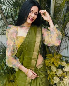 Ruffle Blouse Designs, Blouse Designs High Neck, Blouse Back Neck Designs, Blouse Design Images, Indian Saree Blouse, Indian Saree Blouses Designs