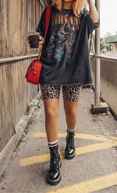 Edgy Day Outfit, Tshirt Dress Streetwear, 90s Mom Astethic, Punk Over 40 For Women, Black Shorts Concert Outfit, Western Lace Dresses For Women, Summer Outfits In Hot Weather, Summer Edge Outfits, Edgy Petite Outfits