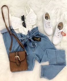 Fresh spring outfit ideas – Just Trendy Girls Outfit Chic, Cooler Look, Wearing Clothes, Teen Fashion Outfits, College Outfits, Teen Fashion, Spring Outfit, Chic Outfits