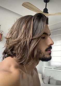 Long Hairstyles For Men With Widows Peak, Low Maintenance Mens Haircut Long Hair, Mens Long Hair Highlights, Mens Long Haircut Shoulder Length, Men's Shoulder Length Hair, Men Long Hair Color Highlights, Mens Long Hair Layers, Men Long Hair Highlights, Men Long Hair Layers