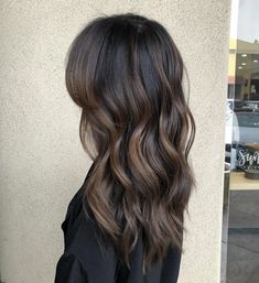 Brown Balayage Natural, What Is Balayage Hair, Brown Balayage Hair, What Is Balayage, Natural Looking Highlights, Dimensional Brunette, Balayage Hair Color, Redken Color