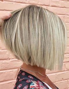 Ideias de cortes de cabelo reto blunt cut Shoulder Length Angled Bob, Hair Ritual, Wavy Bob Hairstyles, Blonde Bob Cuts, Long Bob Hairstyles