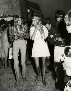 Paris In The 70s, Woodstock Photos Hippie, Pattie Boyd Outfits, 60s Hippie Fashion, 1960s Hippie Fashion, Pattie Boyd 60s, Woodstock Fashion, Twiggy Lawson, Early 60s Fashion