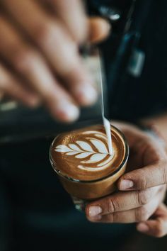 hands pouring latte art in a cortado cup Microwave Dessert, Home Barista, Coffee Latte Art, Firewood Rack, Best Coffee Maker, Firewood Storage, Chocolate Mug Cakes