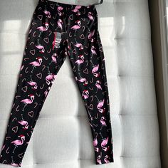 No Boundaries Holiday Ankle Legging With Pink Flamingos Size Small (3-5) Plain Black Leggings, Bell Bottom Leggings, Junior Pants, Casual Halloween, Animal Print Leggings, White Flares, Ankle Length Leggings, Red Leggings, Christmas Leggings