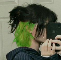 Dyed Hair Undercut, Dyed Bangs Only, Grunge Short Hair Styles, Nom Binary Outfits, Dyed Undercut Hair, Short Fluffy Dyed Hair, Alt Dyed Hair Short, Short Hairdye Ideas, Short Hair Styles Alt