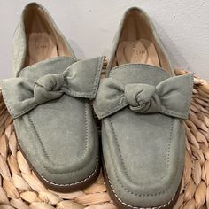 Brand New/ Unworn Size 6m Bandolino Suede Loafers With Heel. Cute Sea Green Color And Tie Front Accent From My Stitch Fix Box. Casual Almond Toe Flats With Bow, Casual Closed Toe Flats With Bow, Casual Flats With Bow For Fall, Casual Fall Flats With Bow, Casual Bow Flats For Fall, Casual Loafers With Bow And Round Toe, Casual Slip-on Loafers With Bow, Spring Casual Bow Loafers, Fall Bow Loafers With Round Toe