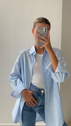 Simple Blouses, Striped Shirts, Skandinavian Fashion, Chique Outfits, Mode Boho, Blue Striped Shirt, Nature Tattoos, Loose Outfit