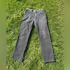 Classic pair of 1980s Lee black jeans. These are a straight leg style and are made of 100% cotton. They have a back patch and five pockets with a zip fly. They are marked a size 36 x 32 however the waist has been altered and taken in - measurements in line with a 28 inch waist. They are fuller in the hip for either a more relaxed fit or for a curvier body.  In good vintage condition with no major flaws to note. Hostess Dresses, 28 Inch Waist, Vintage Fits, Lee Jeans, Vintage Plaid, Womens Jeans, 80s Vintage, Cropped Jeans, Cropped Pants