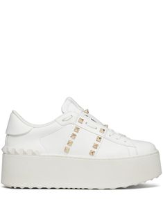 BHS0BO VALENTINO GARAVANI ROCKSTUD UNTITLED LEATHER SNEAKERS Tenis Balenciaga, Valentino Garavani Sneakers, Flatform Sneakers, Detailing Logo, Valentino Rockstud, Airport Fashion, Leather Cap, Retro Aesthetic, Fashion Girl