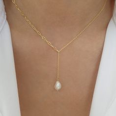 Material: 18K gold plated brass Length: 16" + 2" extension Pendant size: 0.25" x 0.3" IMPORTED Simple Necklace With Pendant, Flower Pearl Necklace, Small Pearl Necklace, Simple Pearl Necklace, Beads Craft Jewelry, Necklace With Pendant, Simple Pearl, Necklace Love, Handmade Jewelry Tutorials